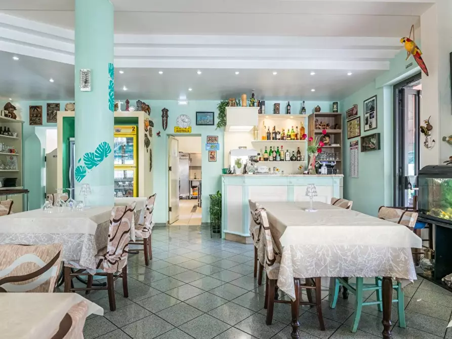 Immagine 4 di Bar / Ristorante in vendita  a Vecchiano