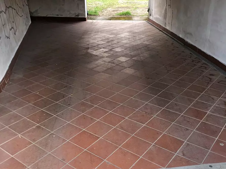 Immagine 16 di Villa in vendita  a Massa