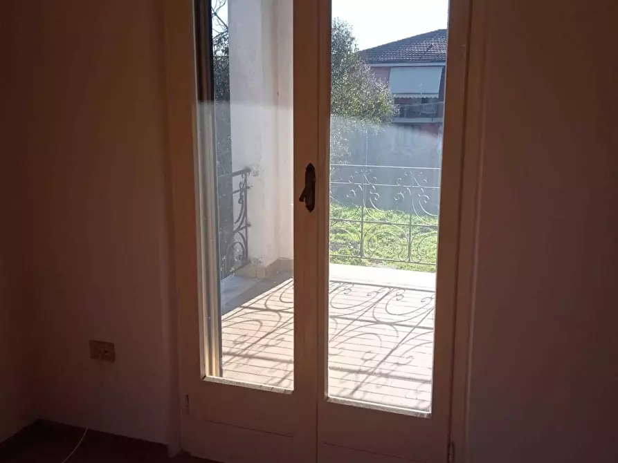 Immagine 3 di Villa in vendita  a Massa