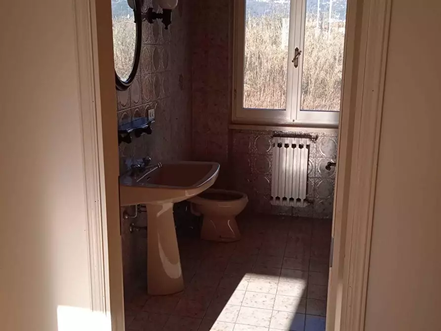 Immagine 5 di Villa in vendita  a Massa