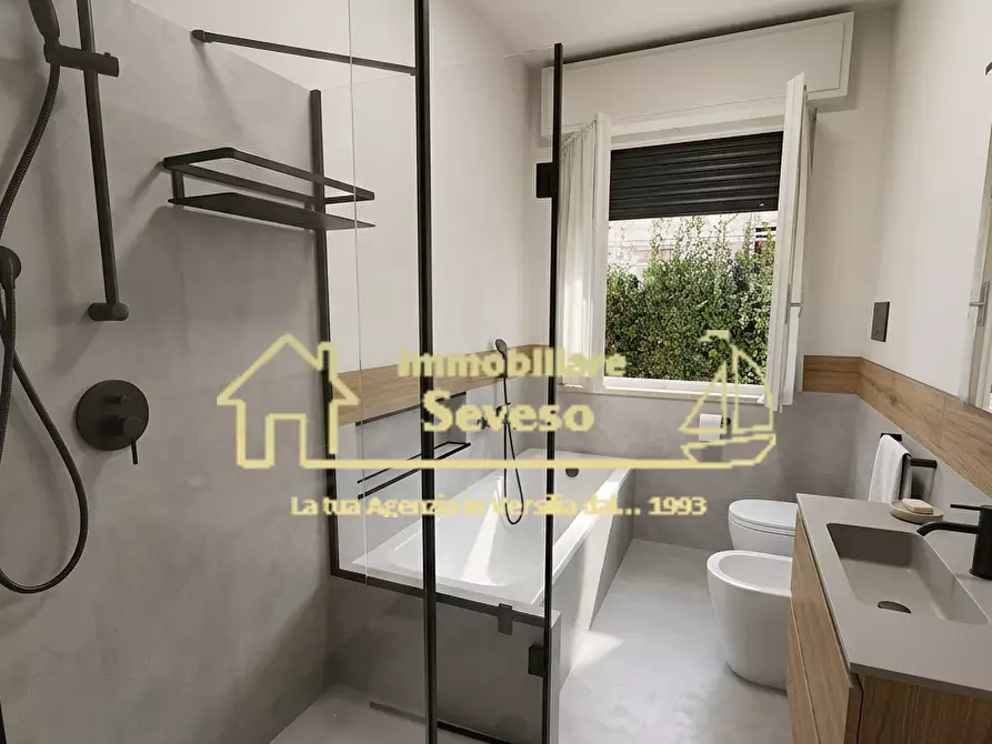 Immagine 12 di Casa indipendente in vendita  a Forte Dei Marmi