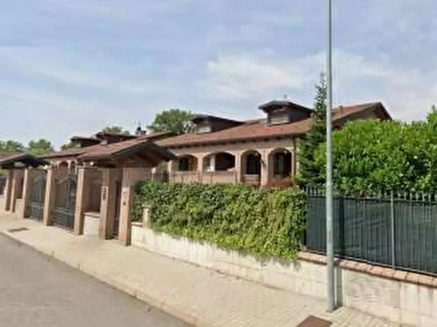 Immagine 1 di Villa in vendita  a Lombardore