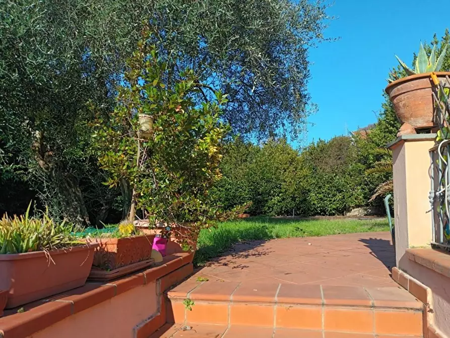 Immagine 5 di Casa trifamiliare in vendita  a Carrara