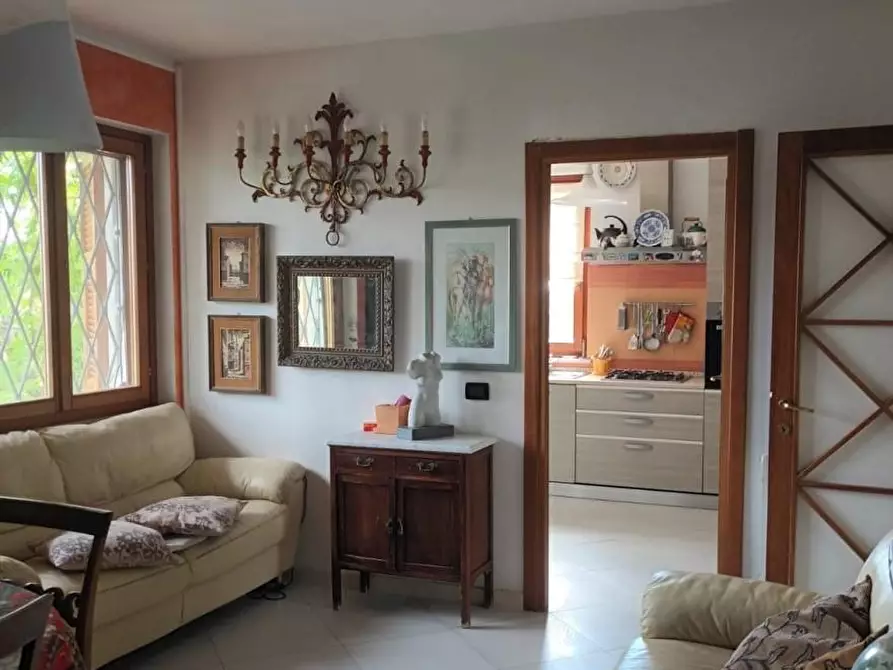 Immagine 7 di Casa trifamiliare in vendita  a Carrara