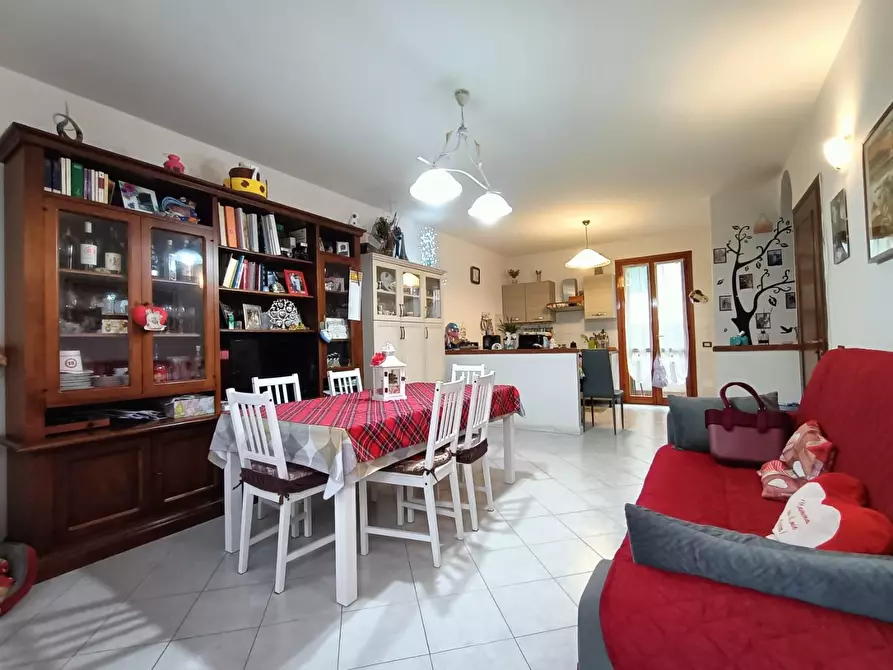 Immagine 2 di Villetta a schiera in vendita  a Vecchiano