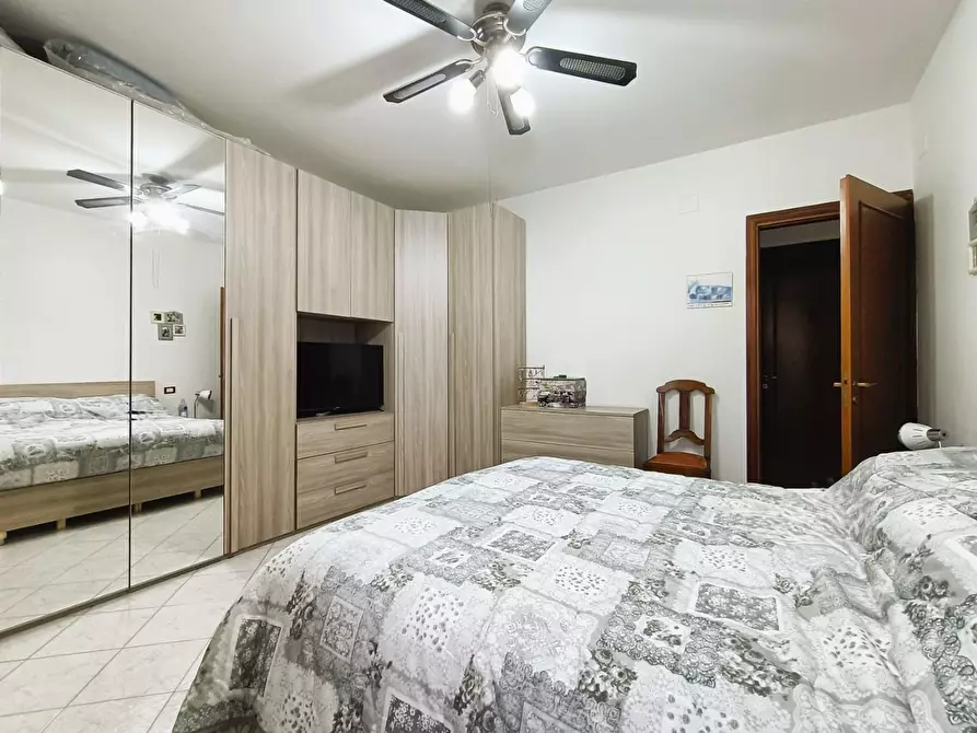 Immagine 25 di Villetta a schiera in vendita  a Vecchiano