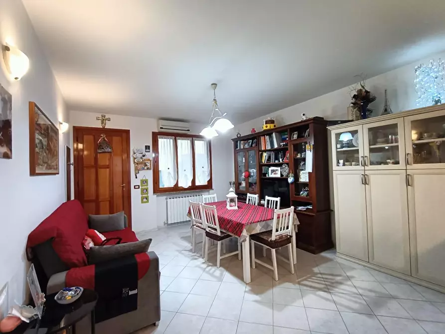 Immagine 12 di Villetta a schiera in vendita  a Vecchiano