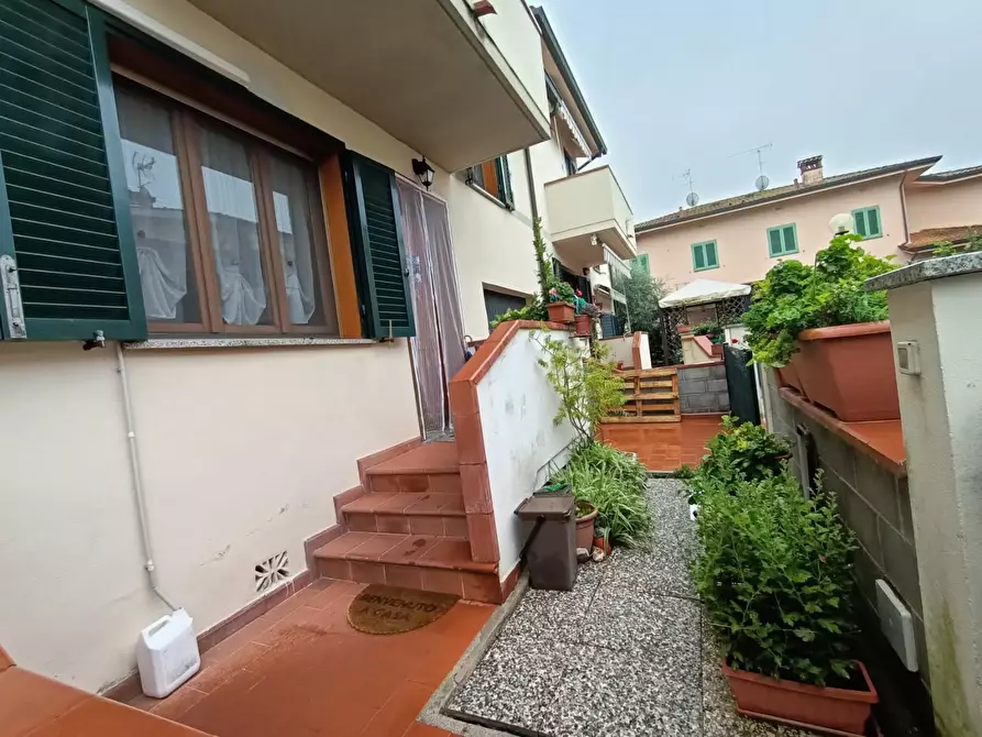 Immagine 39 di Villetta a schiera in vendita  a Vecchiano