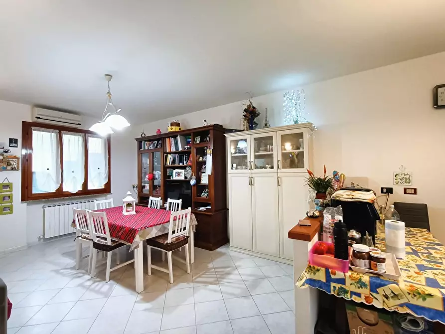 Immagine 13 di Villetta a schiera in vendita  a Vecchiano