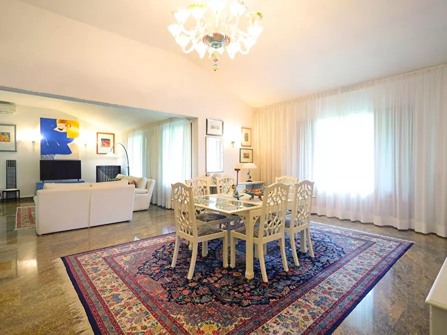 Immagine 3 di Villa in vendita  a Santa Croce Sull'arno