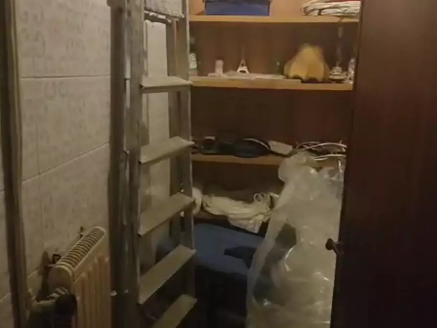 Immagine 10 di Appartamento in vendita  a Carrara