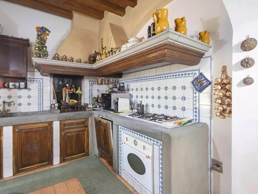 Immagine 18 di Villa in vendita  a Bientina