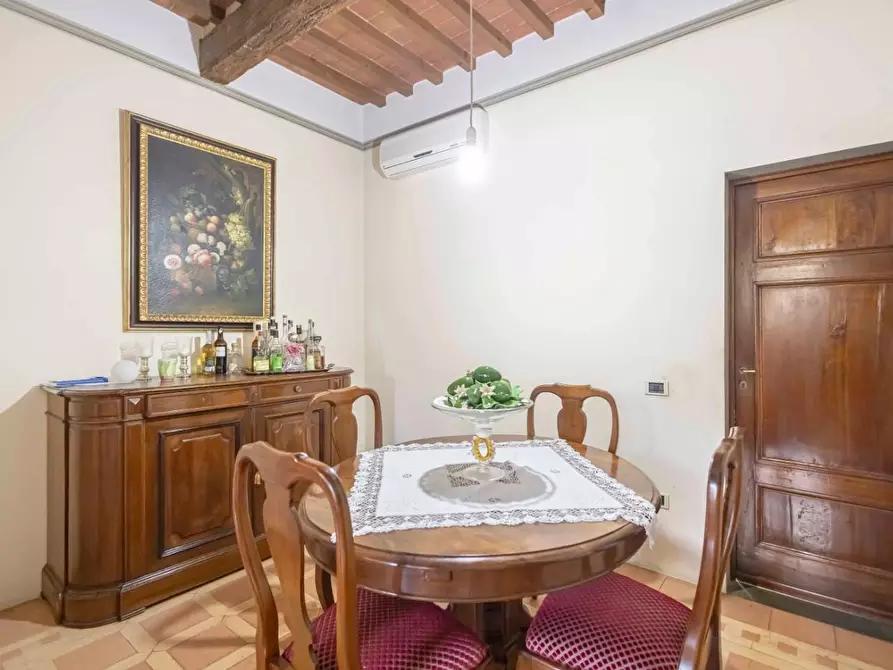 Immagine 16 di Villa in vendita  a Bientina