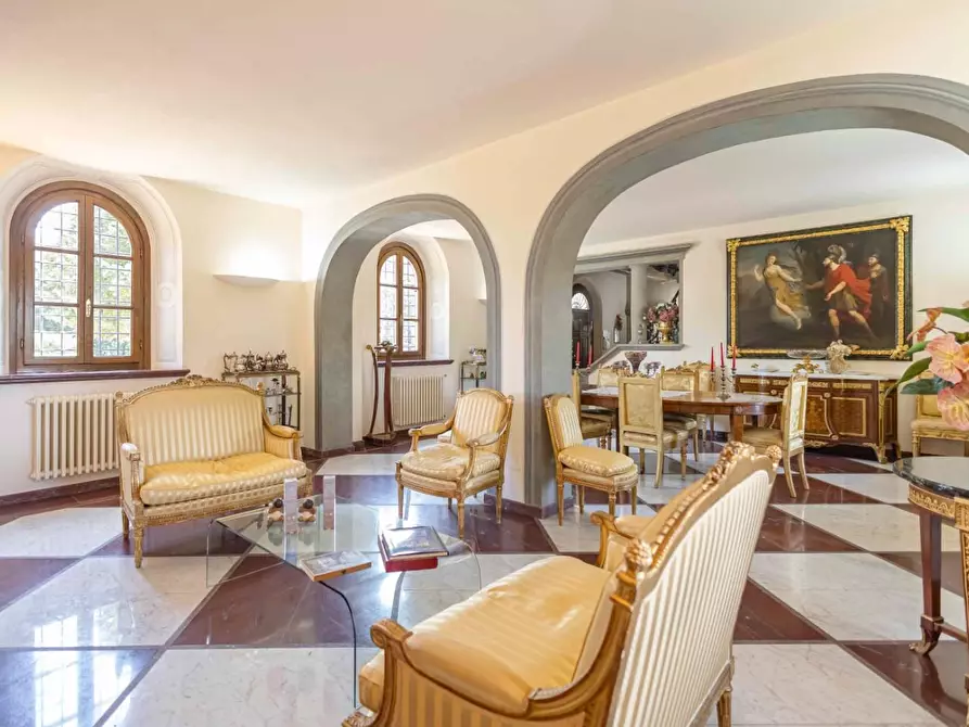 Immagine 10 di Villa in vendita  a Bientina