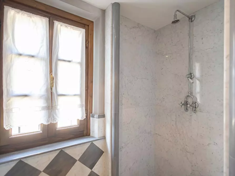 Immagine 34 di Villa in vendita  a Bientina