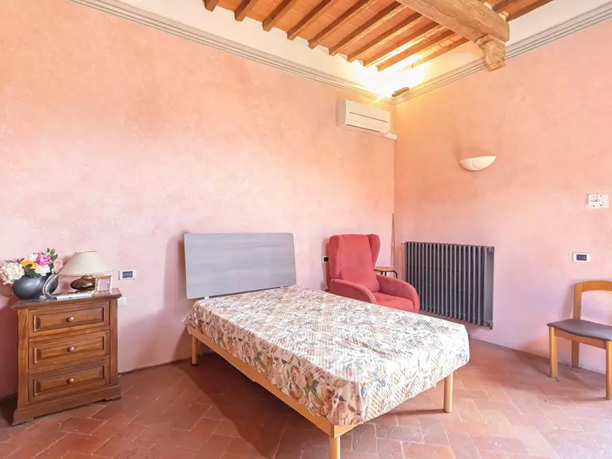 Immagine 25 di Villa in vendita  a Bientina