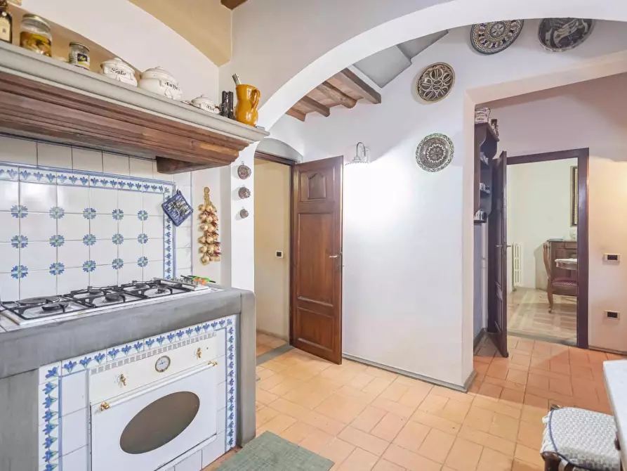 Immagine 17 di Villa in vendita  a Bientina