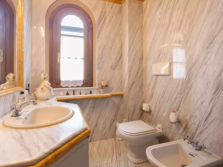 Immagine 26 di Villa in vendita  a Bientina