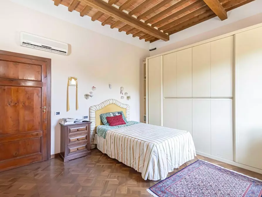 Immagine 21 di Villa in vendita  a Bientina