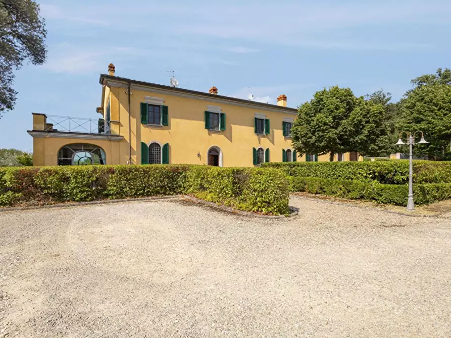 Immagine 39 di Villa in vendita  a Bientina