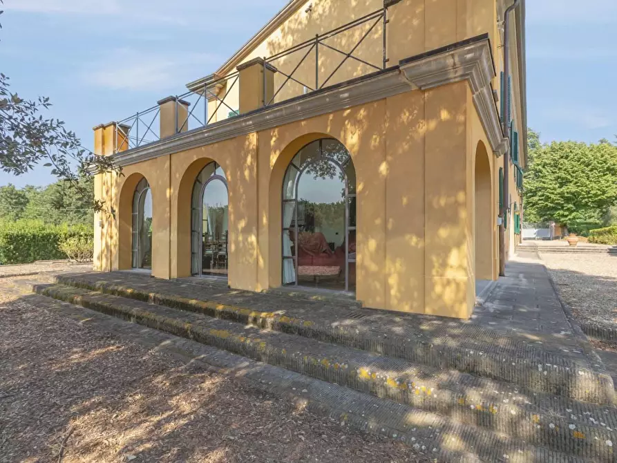 Immagine 5 di Villa in vendita  a Bientina