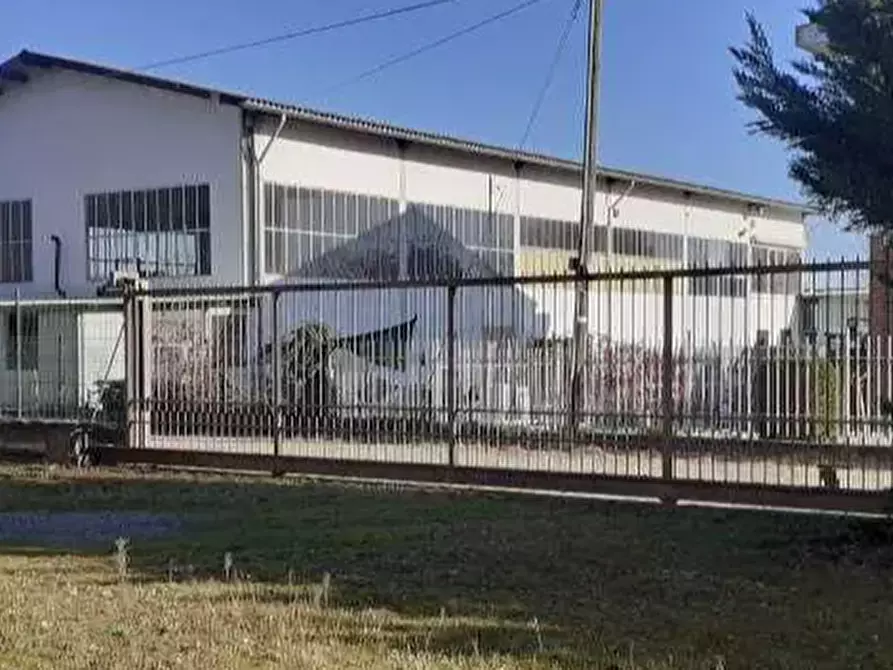 Immagine 1 di Capannone industriale in vendita  a Roletto