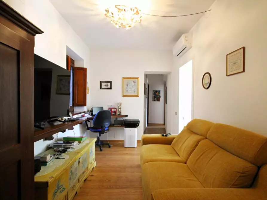 Immagine 14 di Rustico / casale in vendita  a Capannori