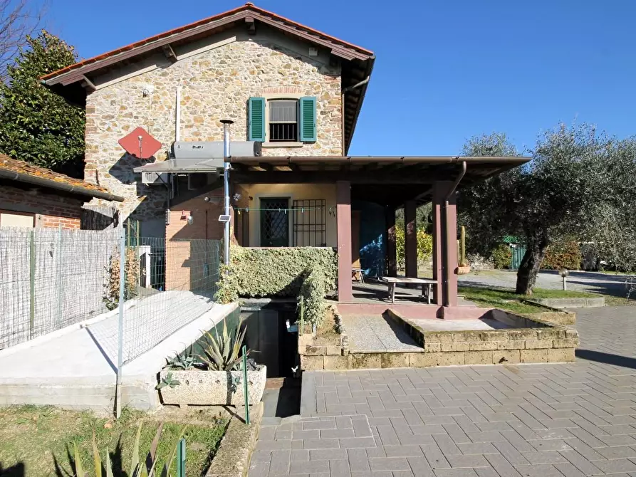 Immagine 4 di Rustico / casale in vendita  a Capannori