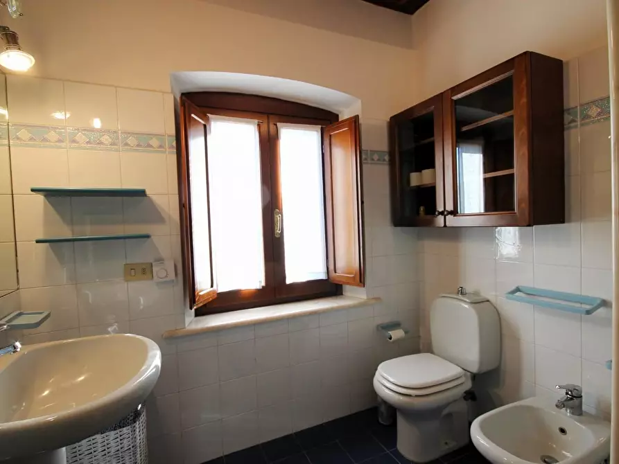 Immagine 32 di Rustico / casale in vendita  a Capannori