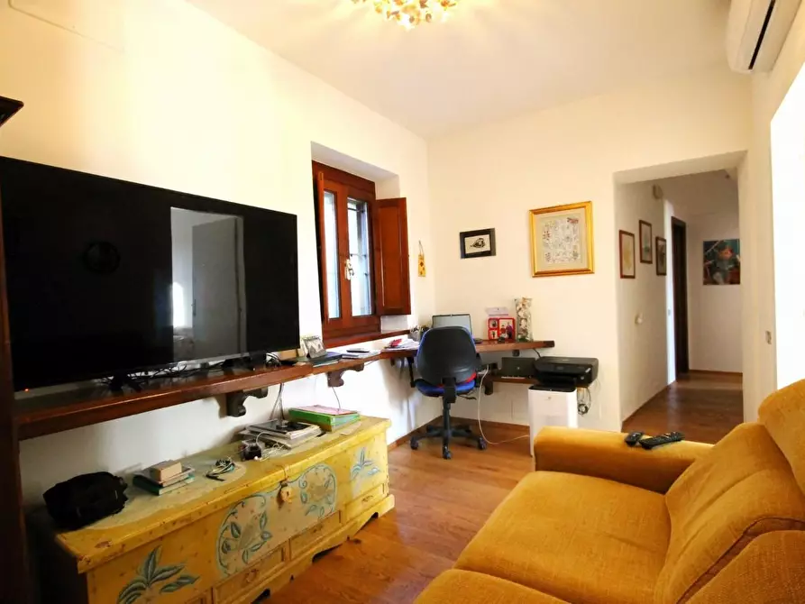 Immagine 15 di Rustico / casale in vendita  a Capannori