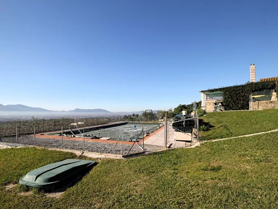 Immagine 6 di Rustico / casale in vendita  a Capannori