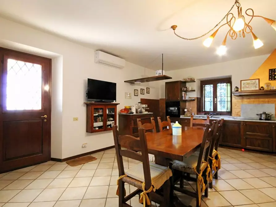 Immagine 13 di Rustico / casale in vendita  a Capannori