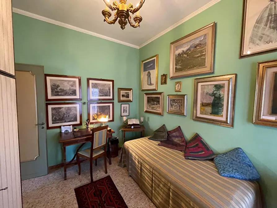 Immagine 16 di Appartamento in vendita  a Lucca