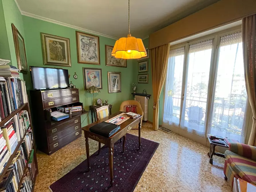 Immagine 18 di Appartamento in vendita  a Lucca