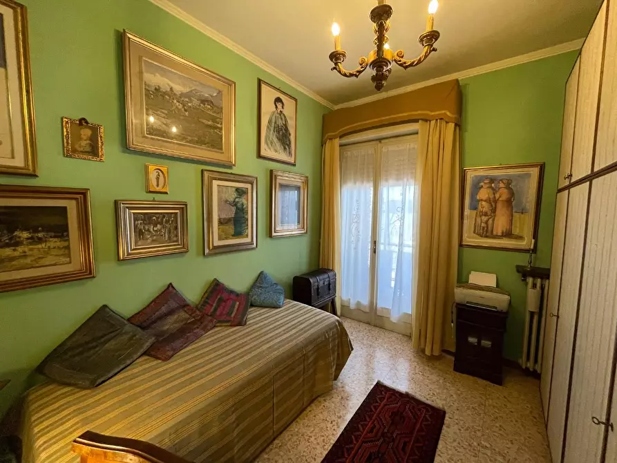 Immagine 15 di Appartamento in vendita  a Lucca