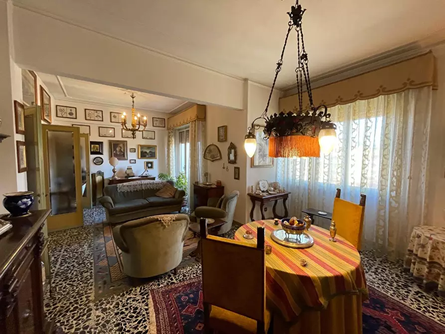 Immagine 6 di Appartamento in vendita  a Lucca