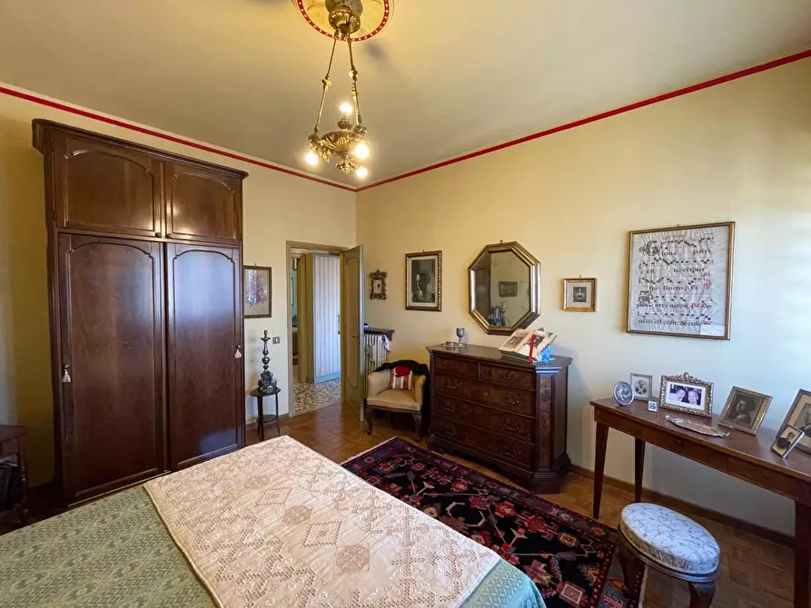 Immagine 13 di Appartamento in vendita  a Lucca