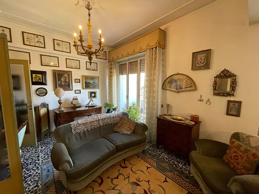 Immagine 2 di Appartamento in vendita  a Lucca