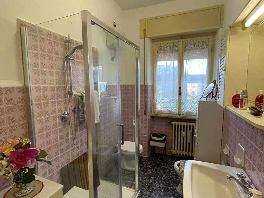 Immagine 21 di Appartamento in vendita  a Lucca