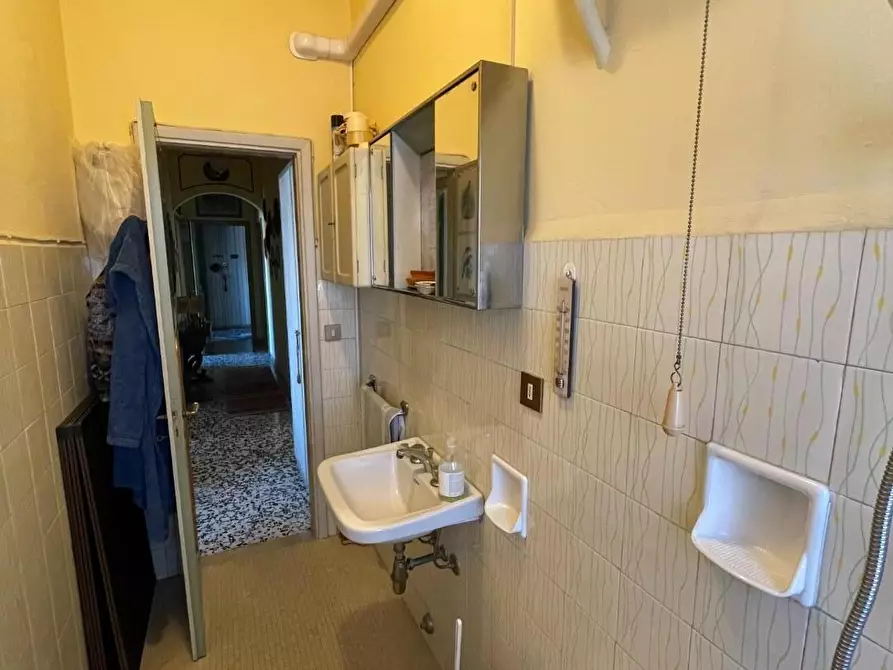 Immagine 24 di Appartamento in vendita  a Lucca