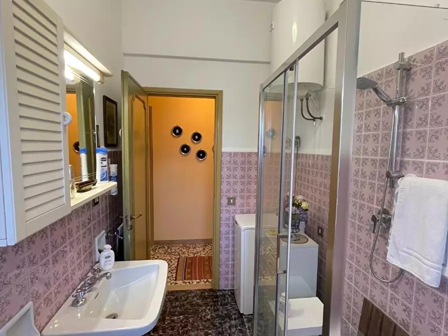 Immagine 22 di Appartamento in vendita  a Lucca