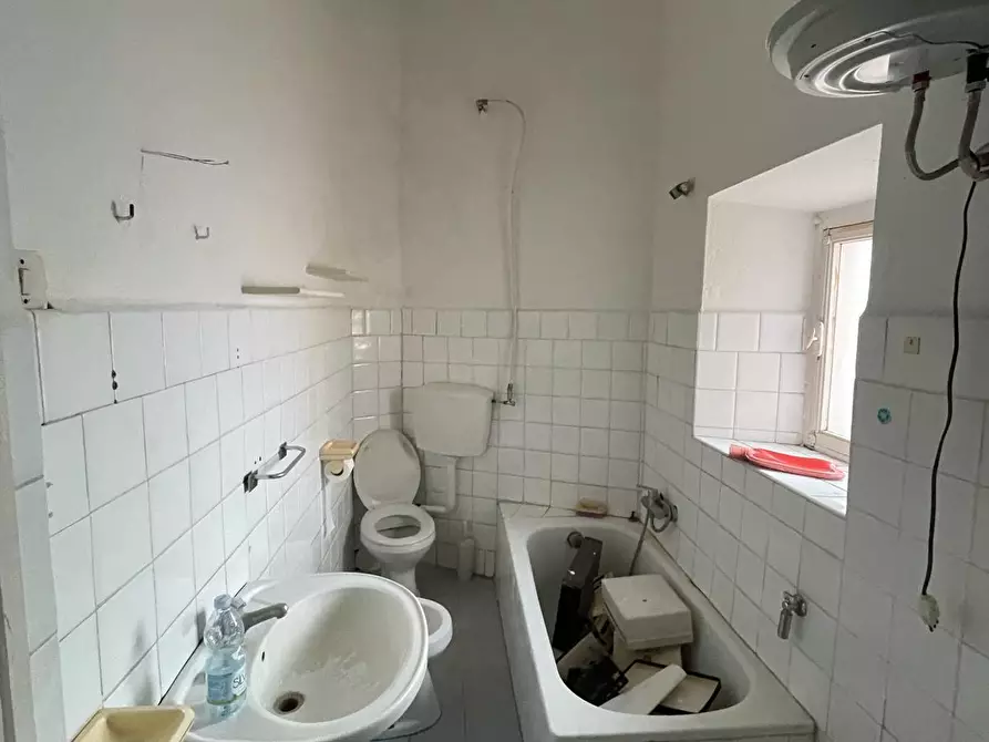 Immagine 22 di Appartamento in vendita  a Livorno