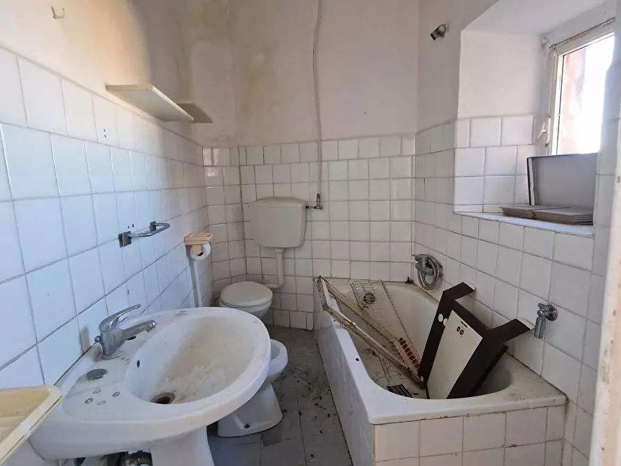 Immagine 14 di Appartamento in vendita  a Livorno