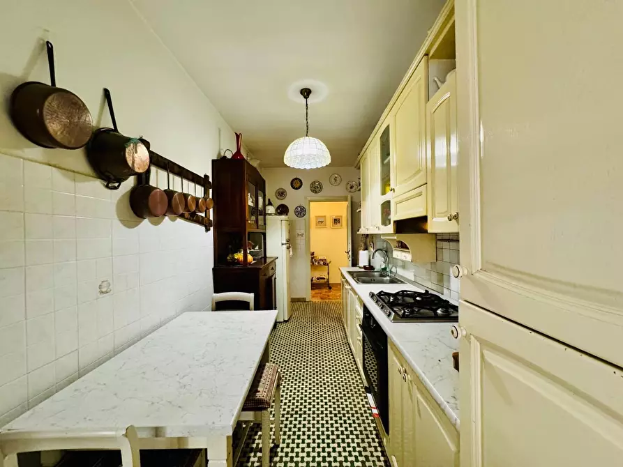 Immagine 12 di Appartamento in vendita  a Camaiore