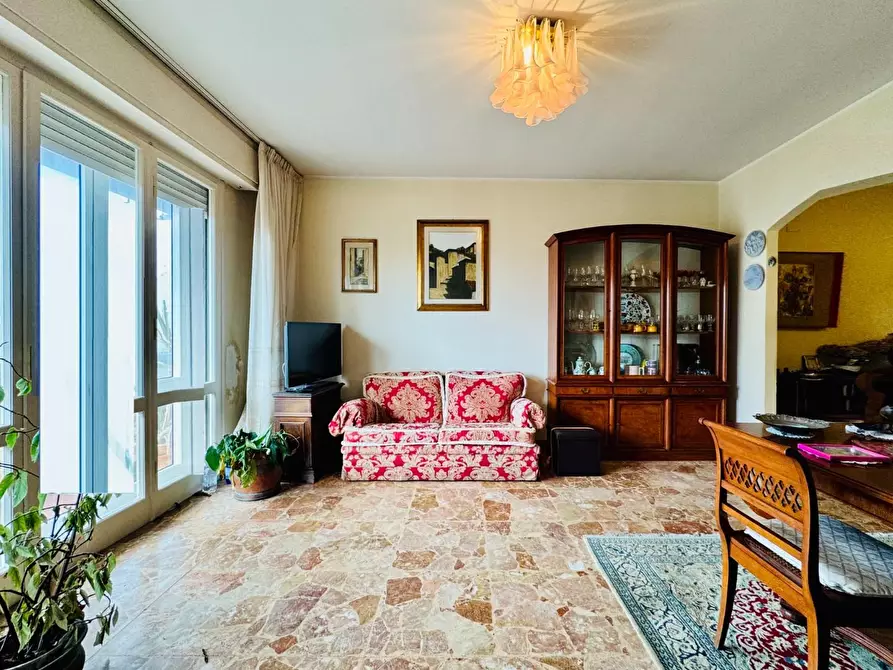 Immagine 7 di Appartamento in vendita  a Camaiore