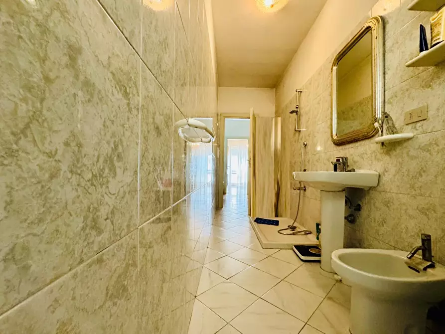 Immagine 22 di Appartamento in vendita  a Camaiore