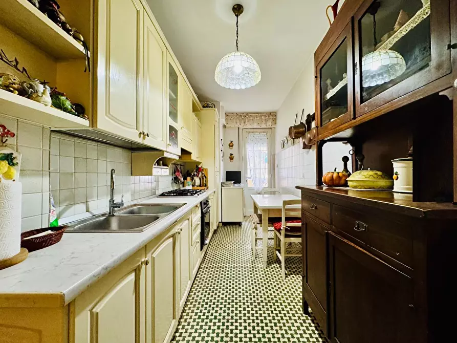 Immagine 11 di Appartamento in vendita  a Camaiore