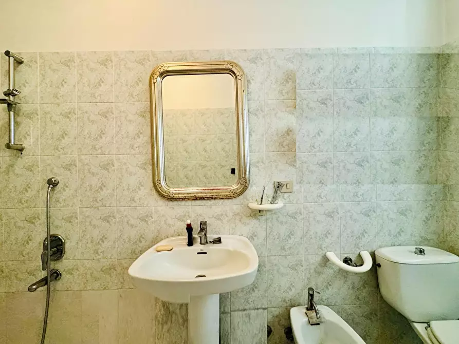 Immagine 23 di Appartamento in vendita  a Camaiore