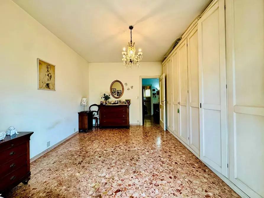 Immagine 19 di Appartamento in vendita  a Camaiore