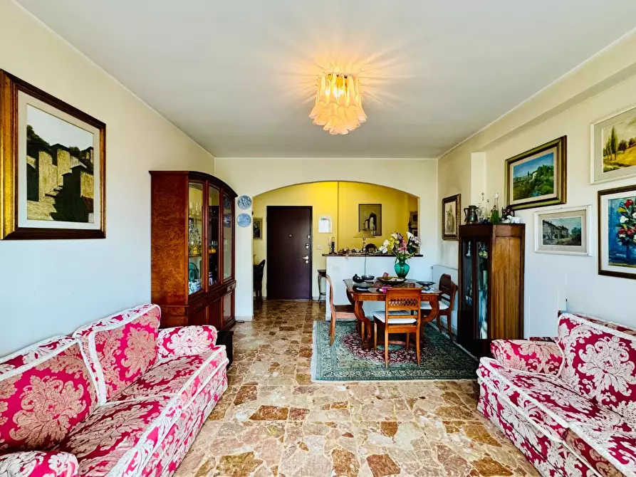 Immagine 8 di Appartamento in vendita  a Camaiore